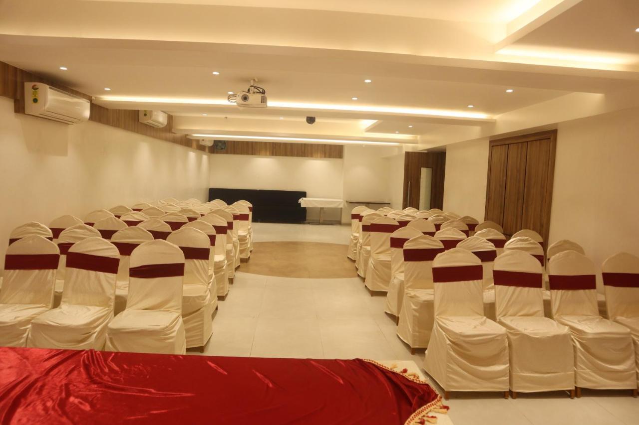 Hotel Grand Ecotel, Aurangabad Екстериор снимка