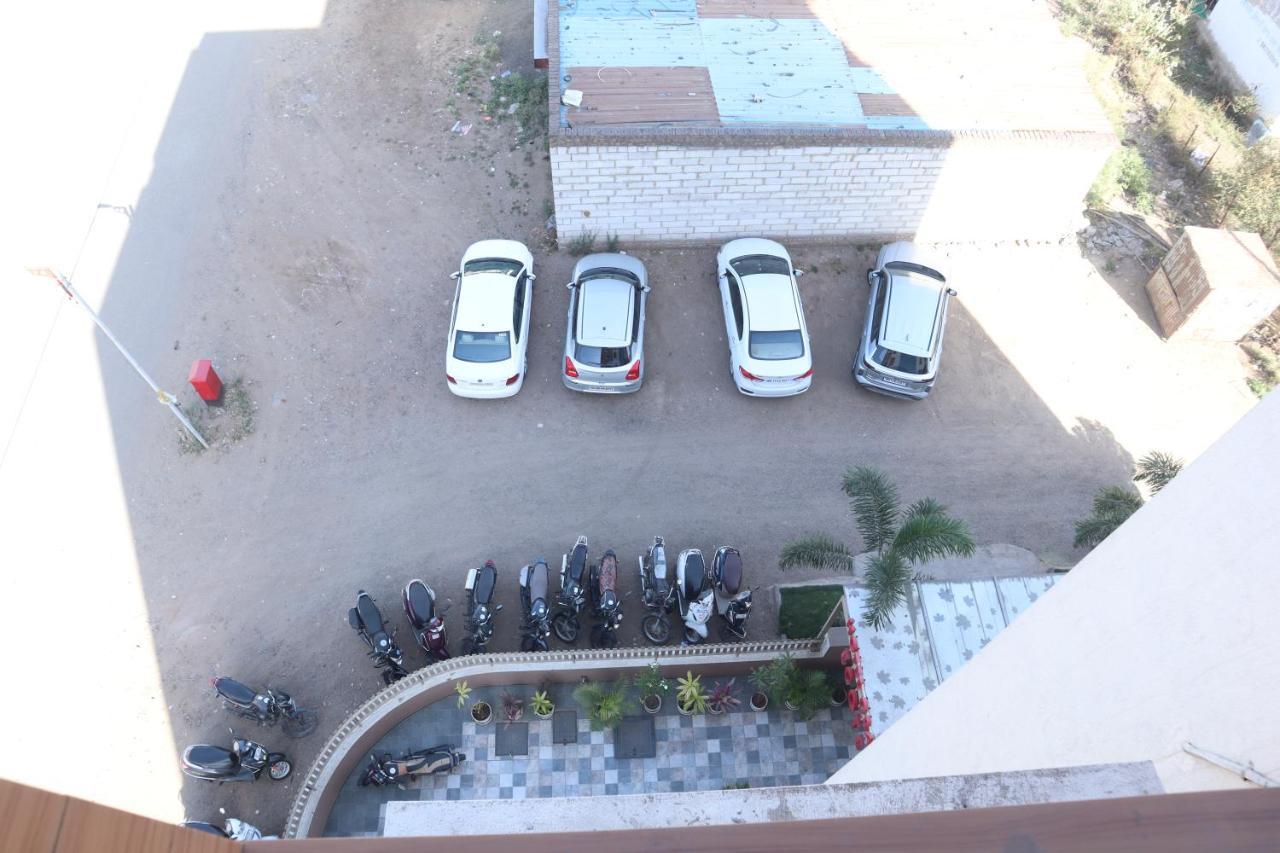 Hotel Grand Ecotel, Aurangabad Екстериор снимка