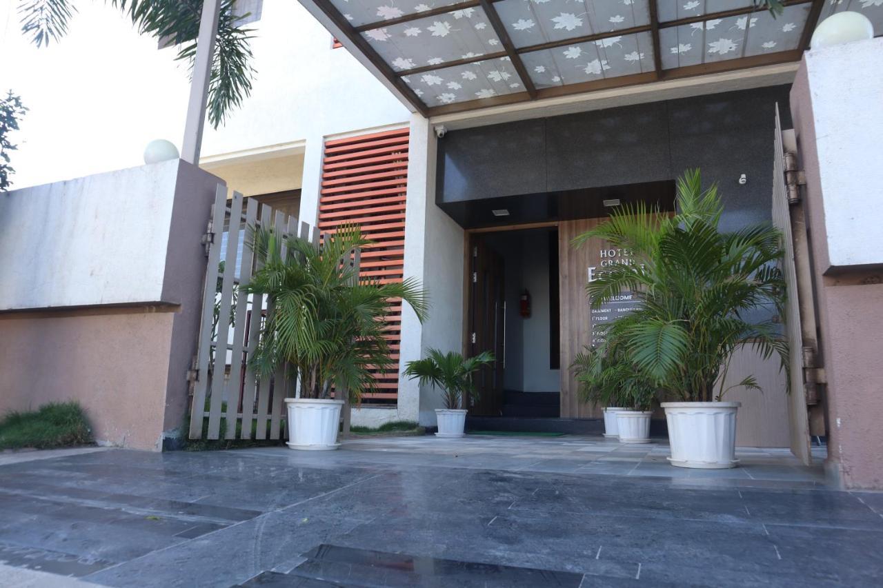 Hotel Grand Ecotel, Aurangabad Екстериор снимка