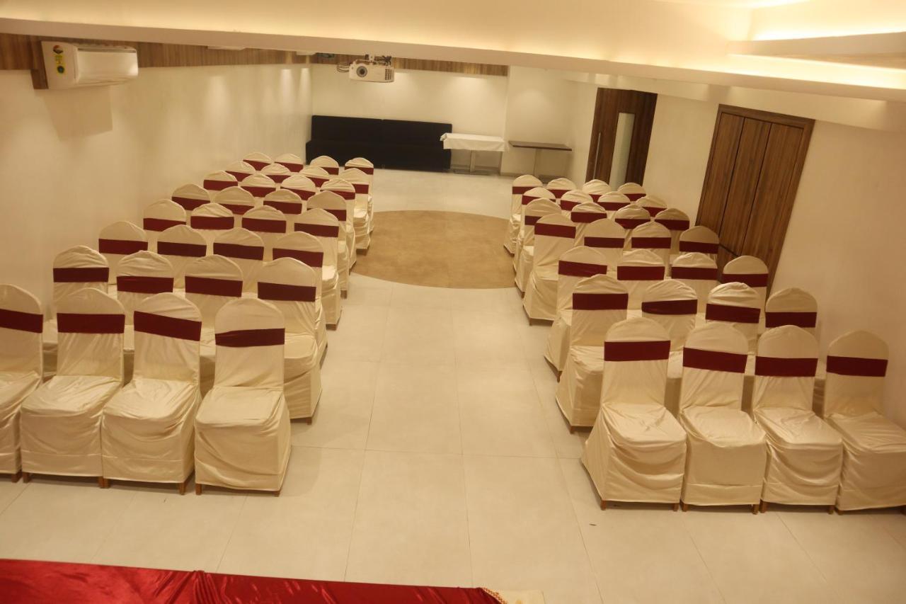Hotel Grand Ecotel, Aurangabad Екстериор снимка
