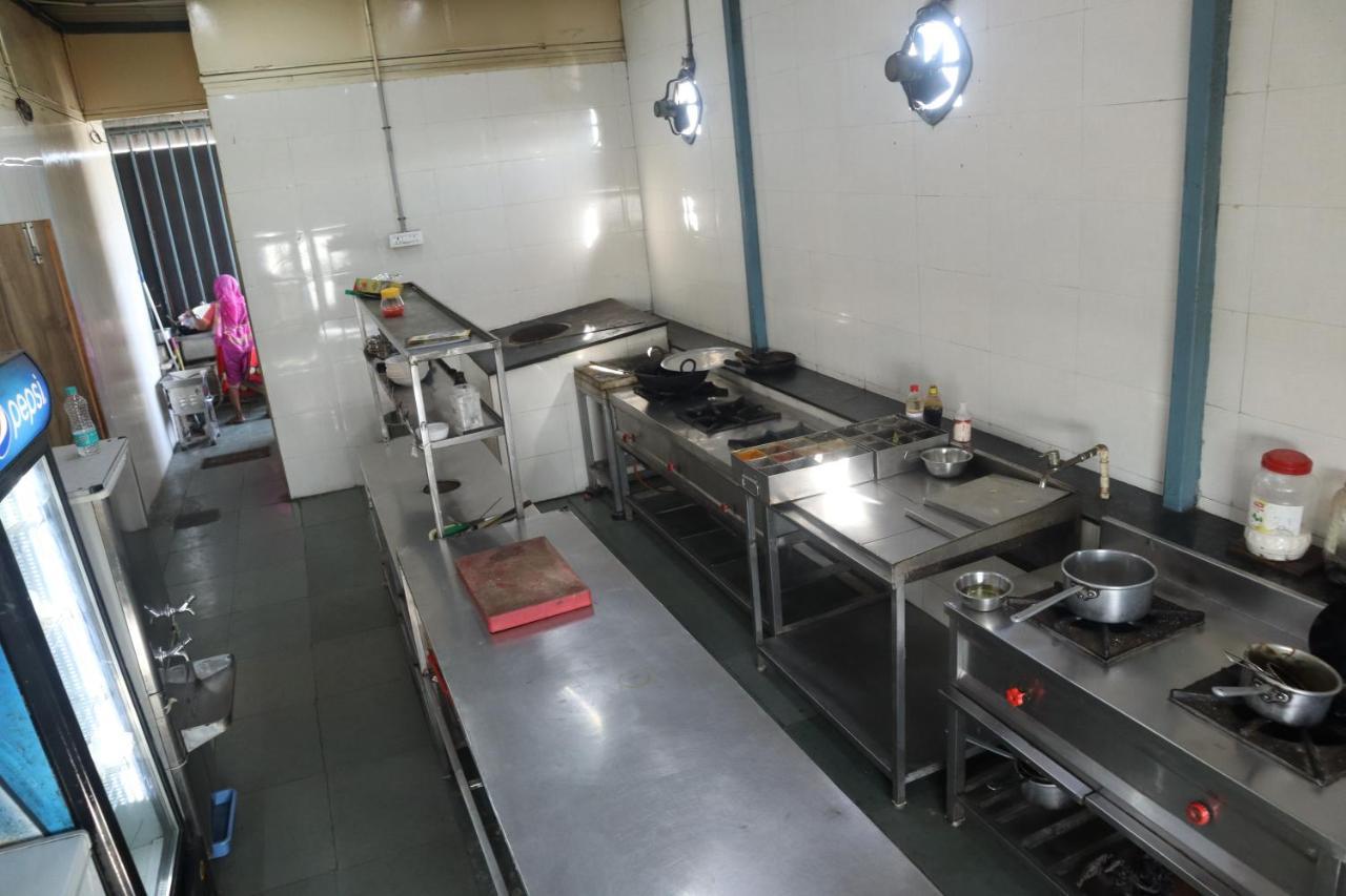 Hotel Grand Ecotel, Aurangabad Екстериор снимка