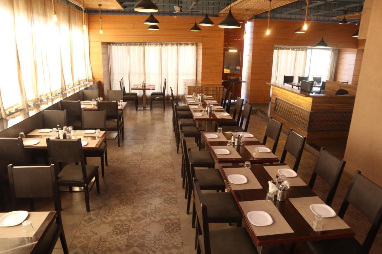 Hotel Grand Ecotel, Aurangabad Екстериор снимка