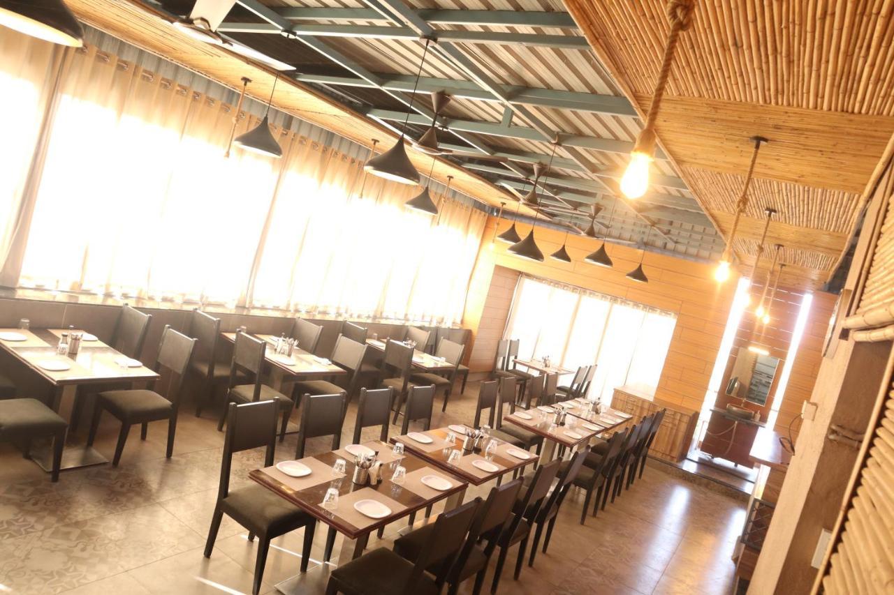 Hotel Grand Ecotel, Aurangabad Екстериор снимка