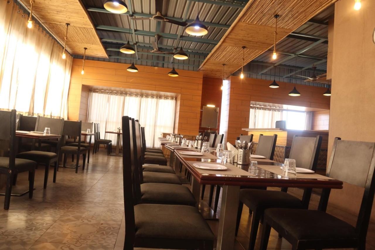 Hotel Grand Ecotel, Aurangabad Екстериор снимка