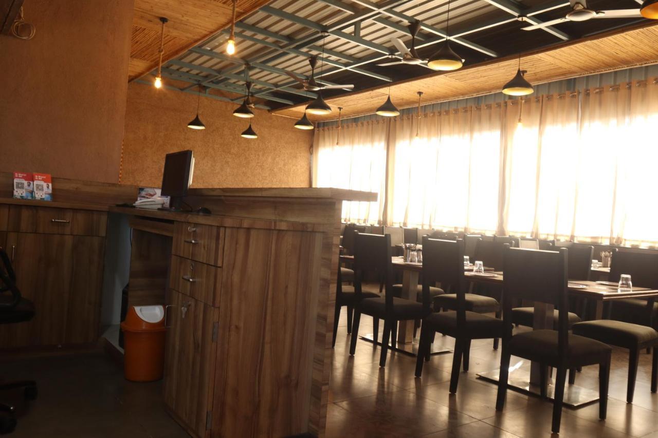 Hotel Grand Ecotel, Aurangabad Екстериор снимка