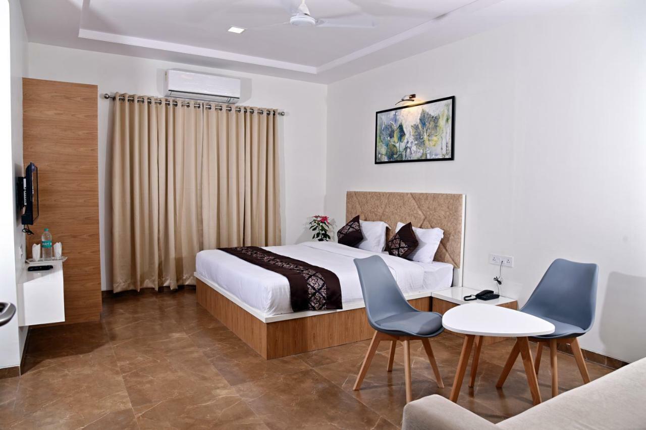 Hotel Grand Ecotel, Aurangabad Екстериор снимка